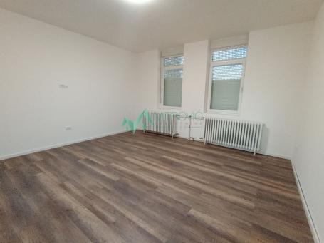 Novi Sad, Petrovaradin - Trosoban stan 79m2 