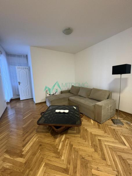 Izdavanje, Stan, 58m2 , Centar