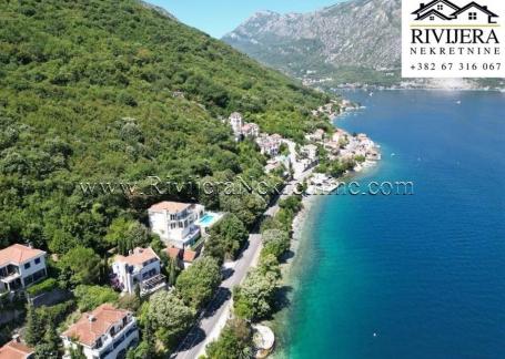 Na prodaju kuća za renoviranje u prvom redu do mora Boka Kotorska