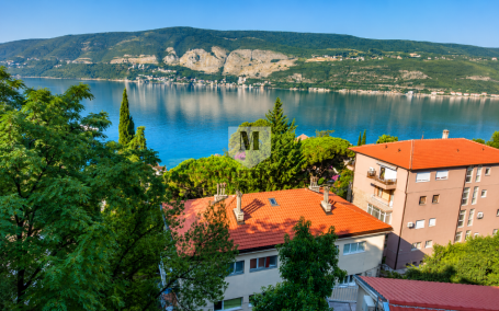 Herceg Novi - stan površine 39m2 sa panoramskim pogledom na more. 