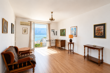 Herceg Novi – Topla2, trosoban stan površine 94m2 sa panoramskim pogledom na more