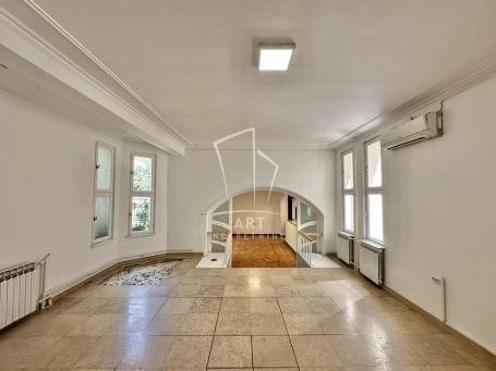 Kuća u srcu Vračara , mereno 260m2 ID#10985