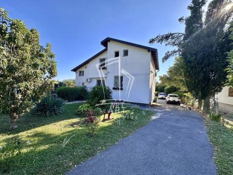 Kuća ispod Kosmaja, 3 stana, 15.57 ari ID#12144