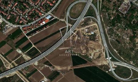 Batajnica, atraktivan plac na izuzetnoj lokaciji, 95.54ara ID#12473