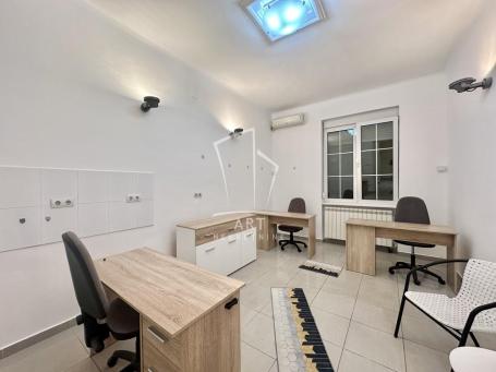 Salonac u centru, odličan za Poslovni prostor ID#13039