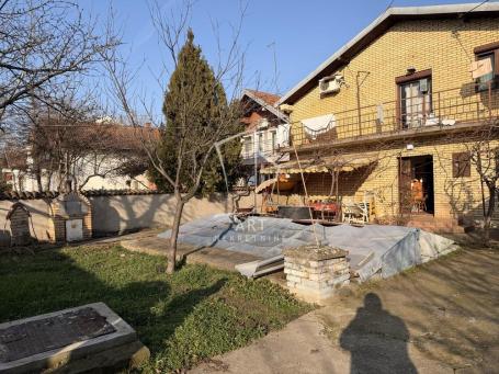 Krnjača , uknjižena kuća ID#13403