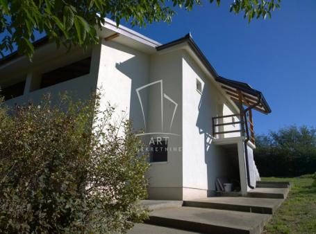 Fruška gora, 18.5 ari plac, renovirano ID#13650