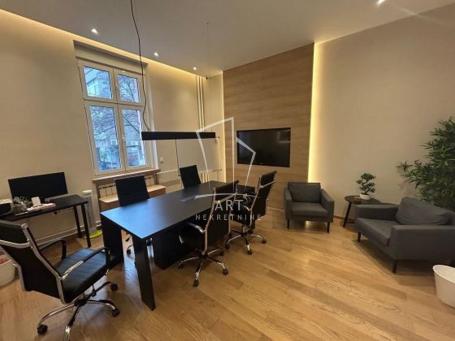 Moderan poslovni ambijent u centru ID#14797