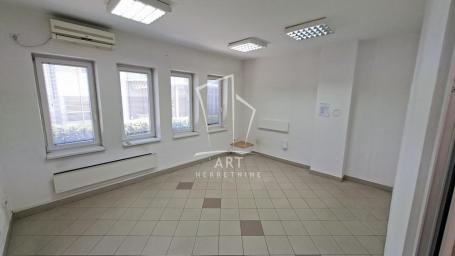 Poslovni prostor, izlaz na auto-put ID#14840