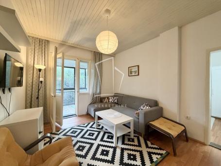Odlična investicija, centar Zemuna, mereno 50m2 ID#14846