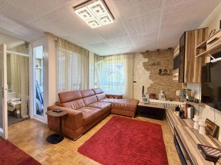 Renoviran, uknjižen, mereno 73m2 ID#15135