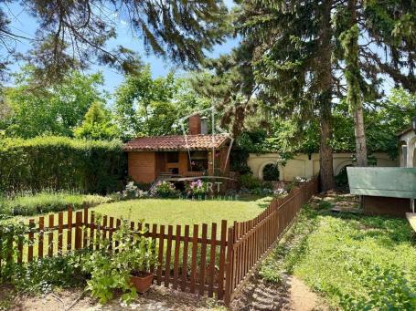 Banjica, Plitvička, kuća sa četiri stambene jedinice, 343m2, plac 5,23ara ID#15409