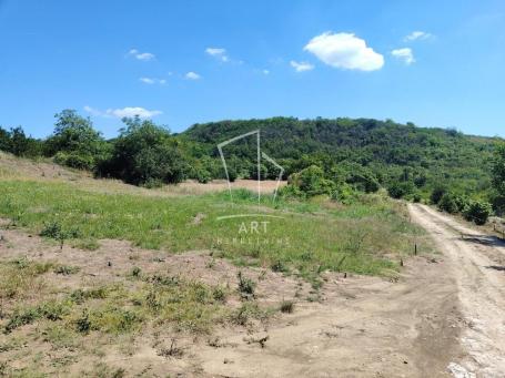 Uknjižen građevinski plac ID#15511