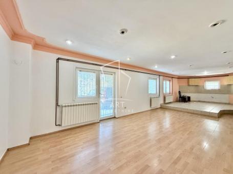 Uknjižen, funkcionalan stan, mereno 105m2 ID#15586