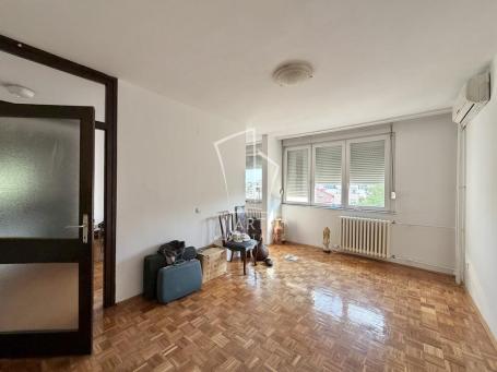 Porodični stan na Vračaru, mereno 92m2 ID#15666