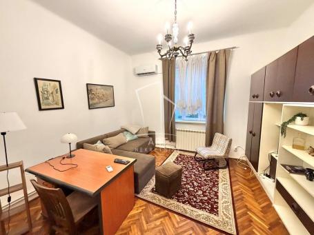 Kompletno namešten stan u mirnom delu Vračara ID#19813