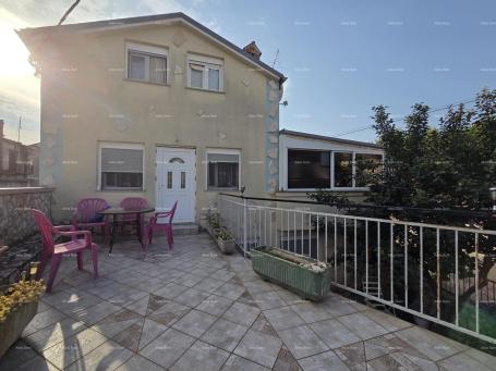 Haus Haus mit zwei Wohneinheiten in Ližnjan