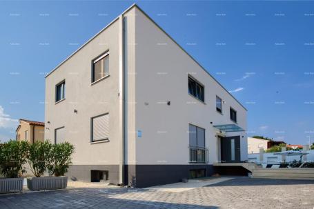 Kuća Izvrsna prilika! Moderna apartmanska kuća s 6 apartmana, samo 250 m od mora, Medulin!