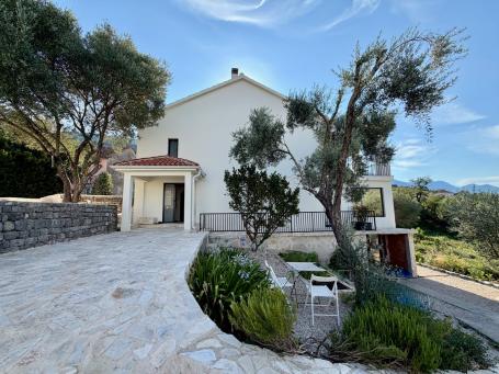 Prodaja, Kuća, 220m2 , Tivat