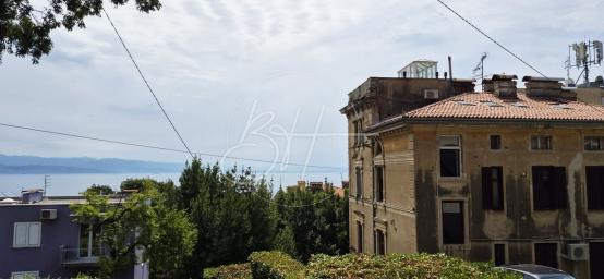 OPATIJA - Stan u povijesnoj vili, 100 m od mora