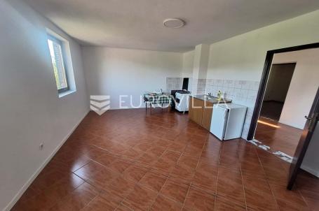 Slunj, Donji Furjan, kuća 170 m², novouređena