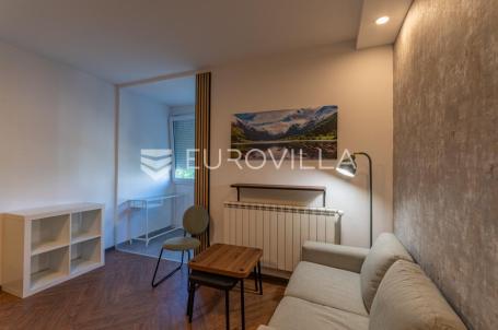 Varaždin, Centar, uređen stan površine 30,85 m²