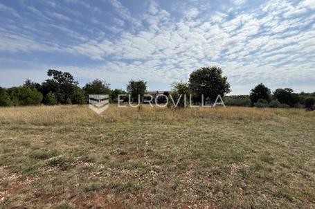 Istra, Smoljanci, građevinsko zemljište 707 m² mirna lokacija