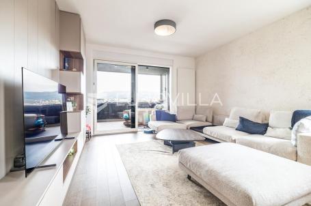 Zagreb, Heinzelova VMD, luksuzan peterosoban stan 144 m², dva garažna parkirna mjesta, spremište