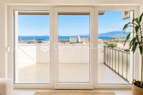 Rijeka, Centar, Brajda, trosoban stan 67,88 m², panoramski pogled, lift