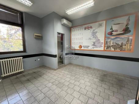 Izdaje se višenamenski lokal u centru Stare Pazove ID#7414