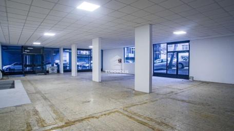Višenamenski lokal sa velikim izlogom ID#7466