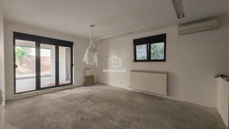 3.0, Voždovac, sa g. mestom + 140m2 terase ID#7960