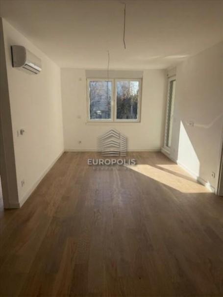 Lux novogradnja Zemun Gornji grad ID#8711