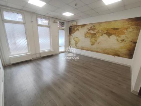 Na prodaju atraktivan dvoetažni lokal sa garažom ID#8995