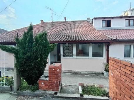 Prvomajska, 2 dvorišna stana, hitna prodaja ID#9261