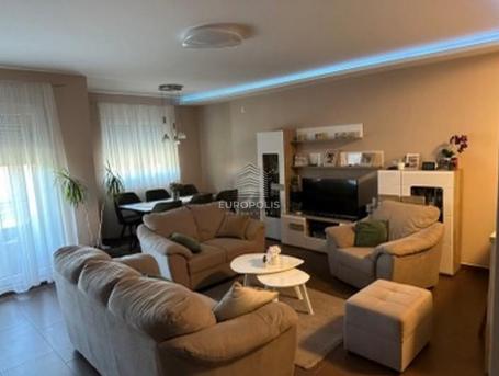 Porodičan stan - 3 spavaće sobe sa garažom – centar Stare Pazove ID#9399