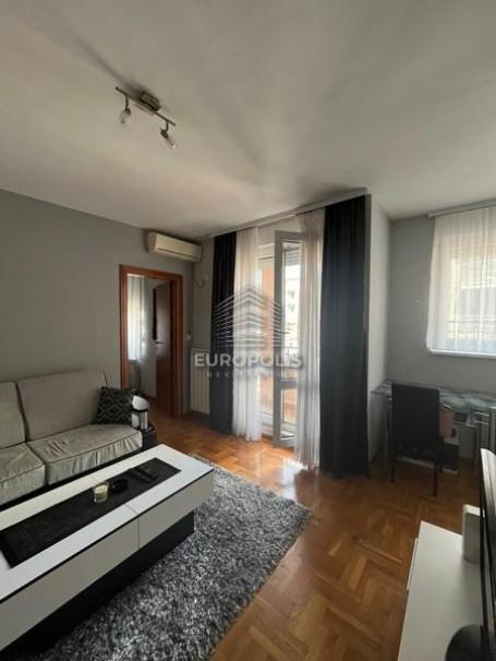 Crveni krst, kompletno opremljen sa garažom ID#9406