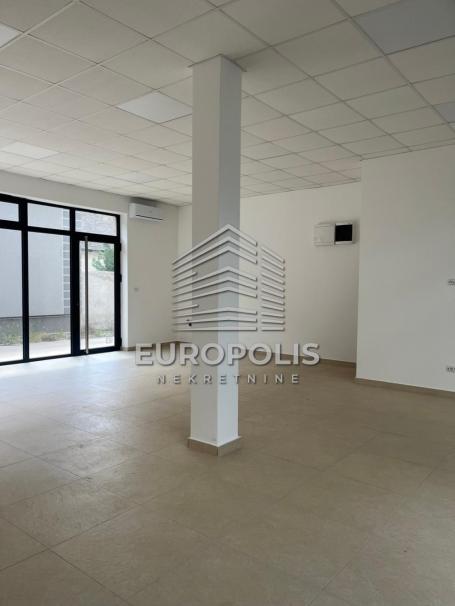 Uknjižen lokal 57m2, centar ID#9515