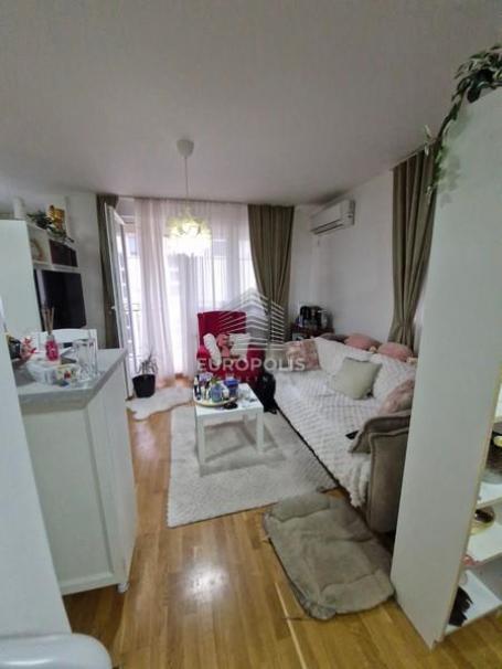 Lux namešten stan sa garažom u novoj zgradi ID#9524