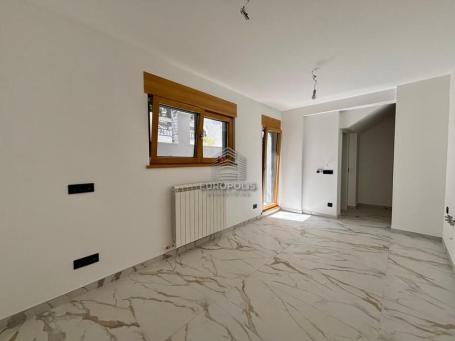 1.0 stan sa velikom terasom i ostavom u kvalitetnoj novogradnji – Zvezdara ID#9540