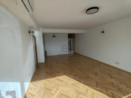 Poslovni prostor za izdavanje – Genex kula, Novi Beograd ID#9624