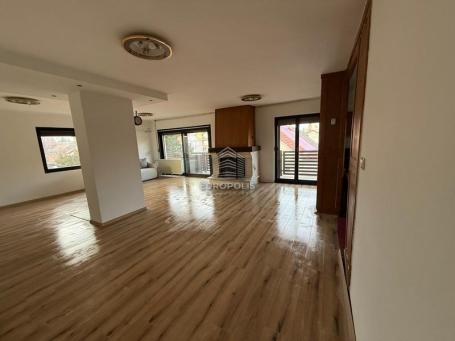 Retko u ponudi – porodični stan, adaptibilan u 4.0, parking, podrum 18m2 ID#9650