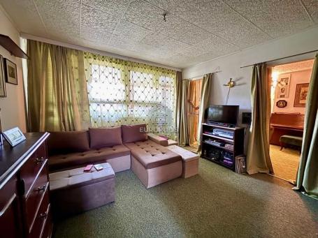Trosoban stan sa dve terase u Bloku 21 – 77 m², odlična lokacija ID#9675