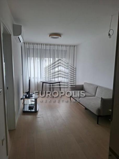 Novogradnja - Preko puta Delta City-ja, kompleks Lastavice ID#9719