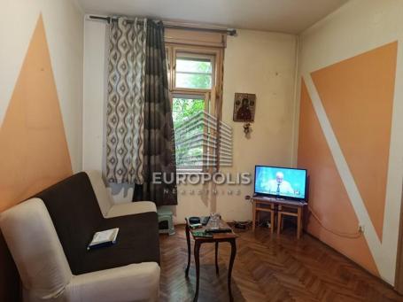 Retko u ponudi–Crveni krst, idealno za život, rentu, ordinaciju, kancelariju ID#9746