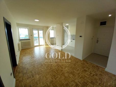 Adamovićevo-kompletno renoviran dvosoban 64m2 ID#11389