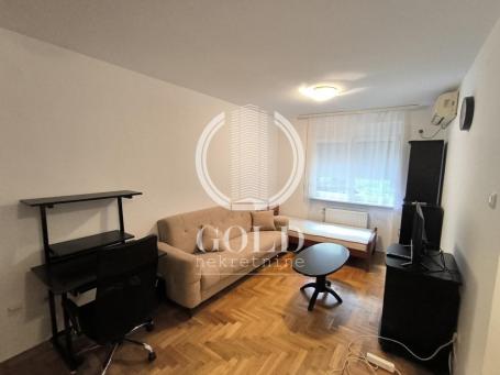 Izdaje se 1.0 stan:Novi Sad-Grbavica, 28.00m2, za studente ID#12386