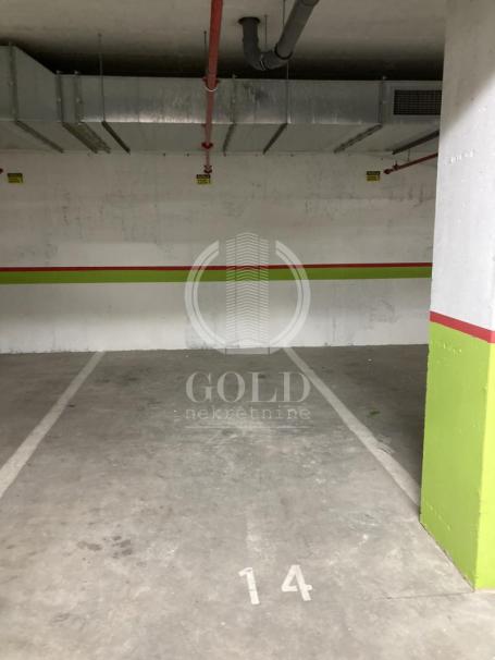 Izdaje se: garaažno parking mesto, 14m2, TEMERINSKA - NOVI SAD ID#5334