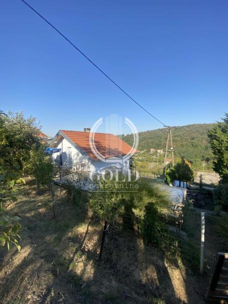 PRODAJA KUĆE SA VOĆNJAKOM NA FRUŠKOJ GORI ID#9560