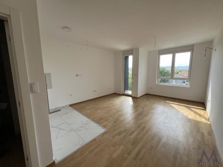 Novi Sad, Telep. GARSONJERA - NOVO - USELJIVO! Garsonjera se nalazi u novoj zgradi, pozicionirana je